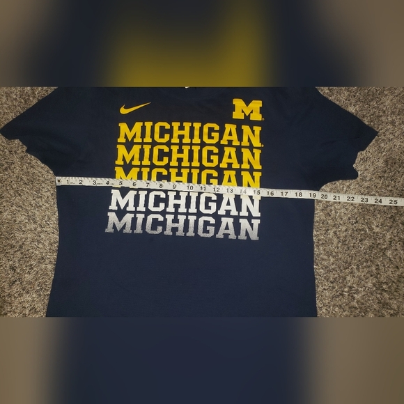 Nike| Michigan Wolverines Dri-Fit Graphic T-Shirt - Picture 2 of 5